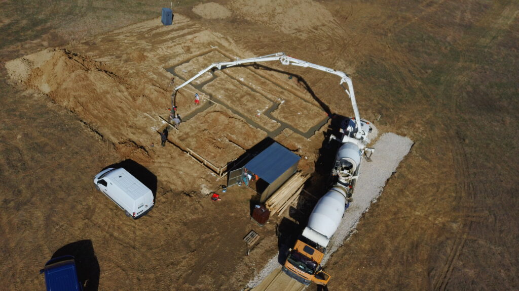 Betonáž základov pre nový projekt v rámci developerskej činnosti – Stavebný podnik Námestovo