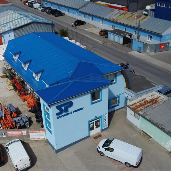Pohľad na areál firmy Stavebný podnik Námestovo